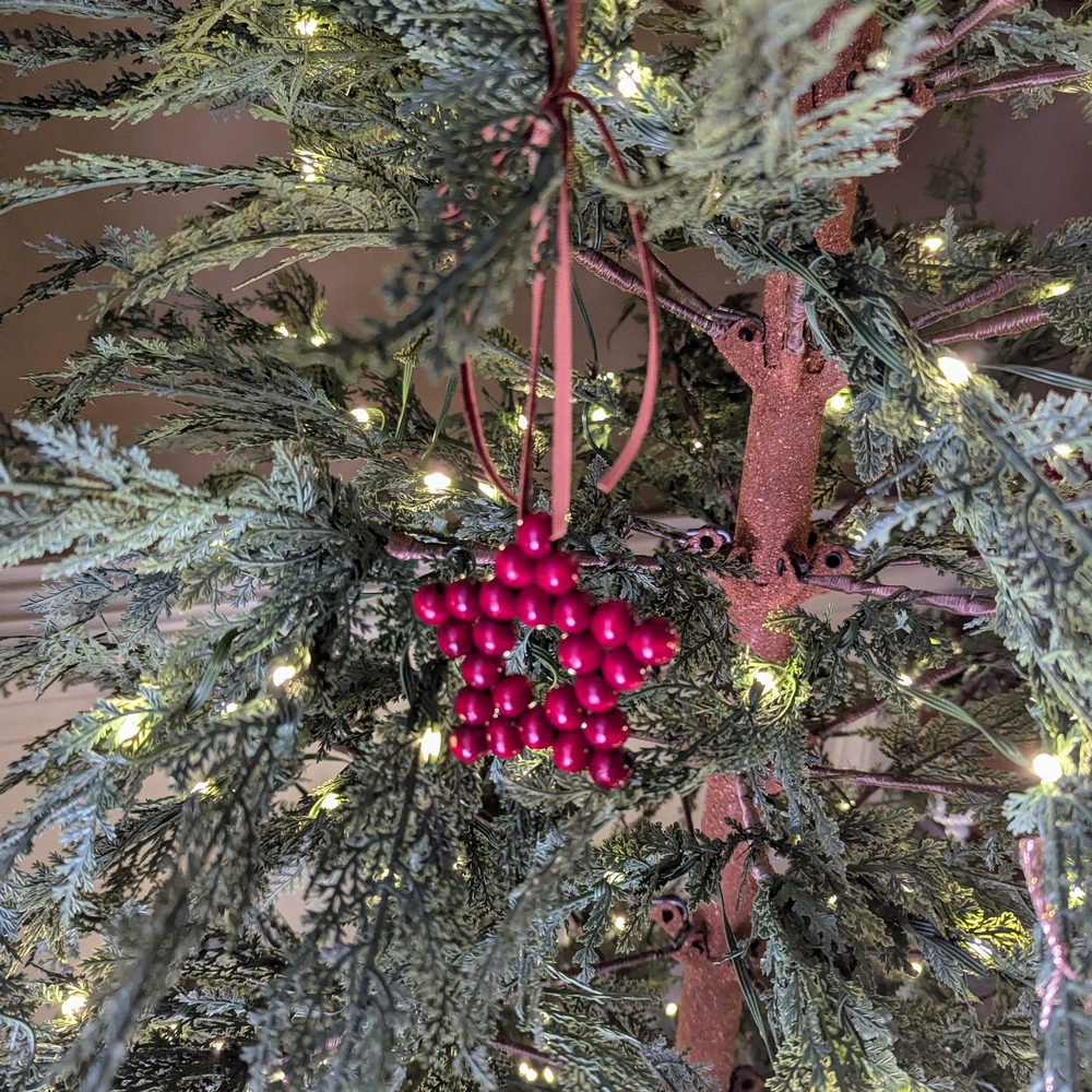 Elegant Red Star Wooden Beaded Ornament **Handmade**